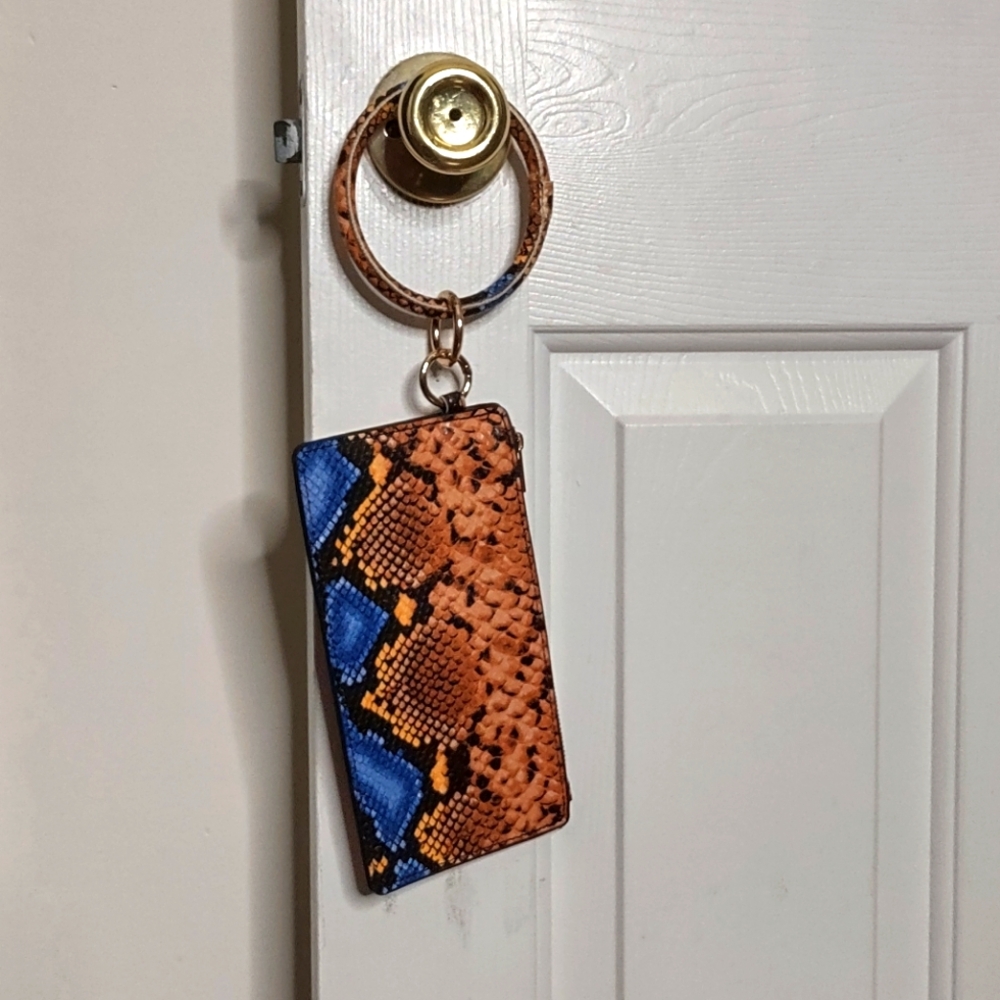 Wrist purse